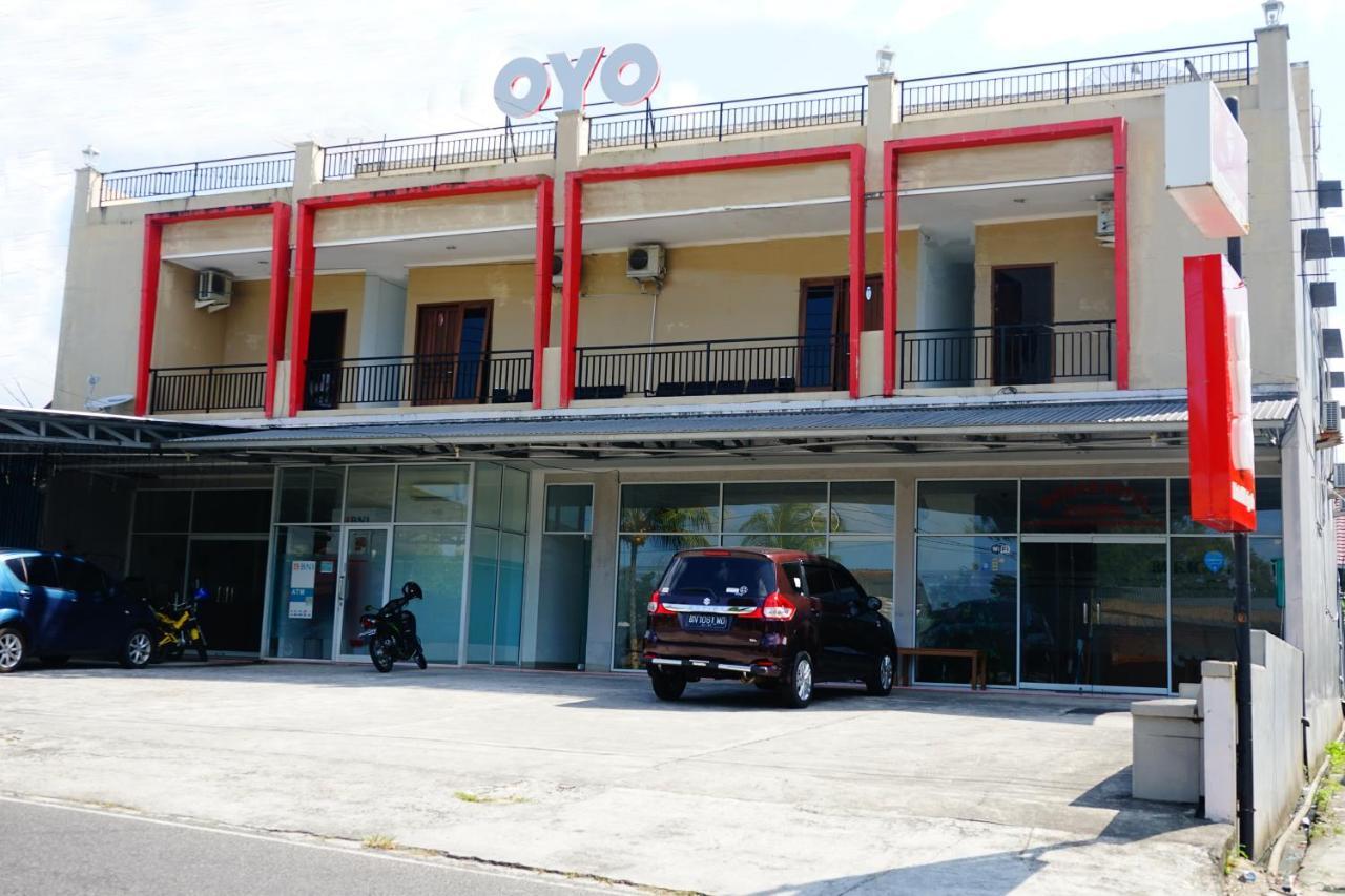 Oyo 357 Hotel Meigah Tanjung Pandan Bagian luar foto